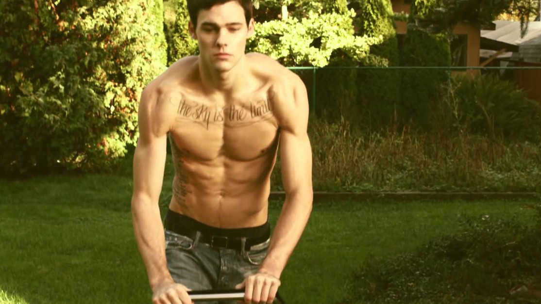 The Actor From The Call Me Maybe Has Some Regrets About His Gay Character