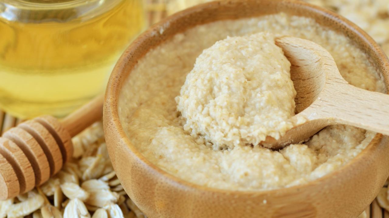 This homemade face mask will help heal dry winter skin pic