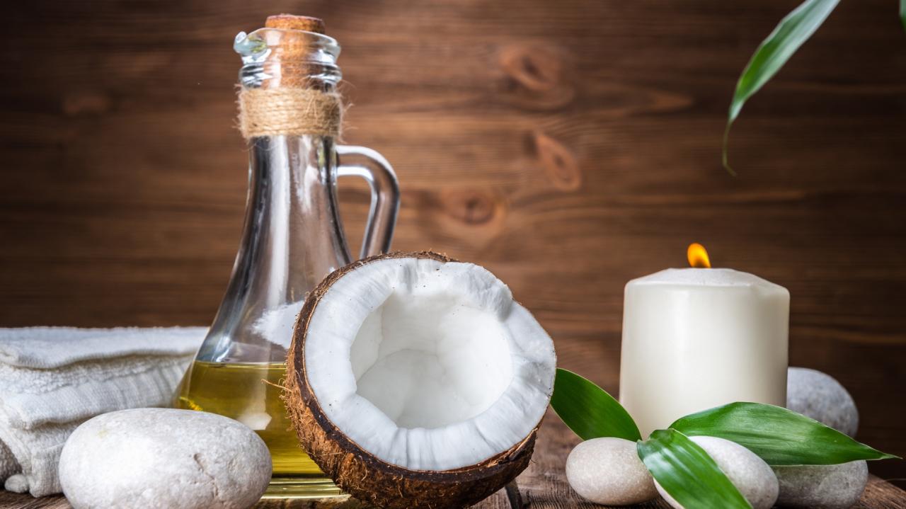 The Benefits Of Using Coconut Oil For Your Hair 