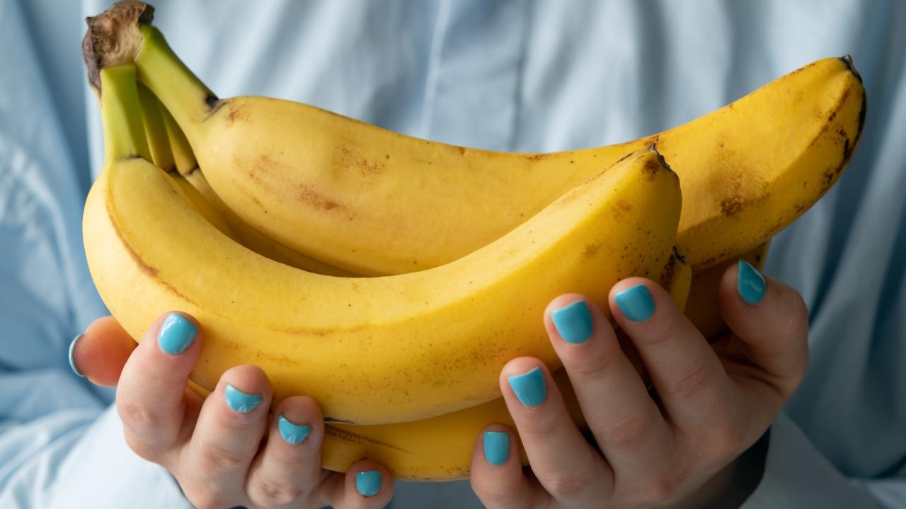 The Simple Trick That Keeps Bananas Fresh — Eat This Not That