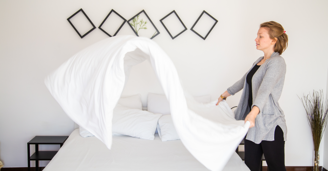 How To Wash Your Duvet Easily And Correctly (Video)