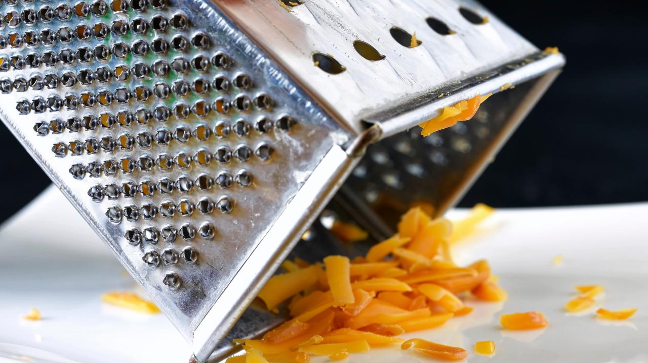 cheese graters can do anything #tipsandtricks #todayilearned #bakingti